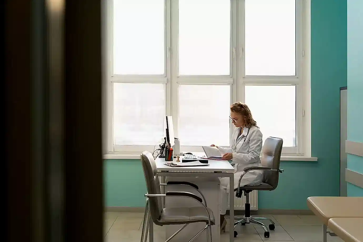 Как выбрать окна в больницу?